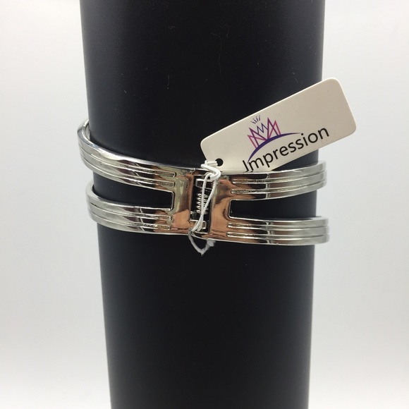 NWT! IMPRESSION Silver Cuff Statement Bracelet - Picture 2 of 4